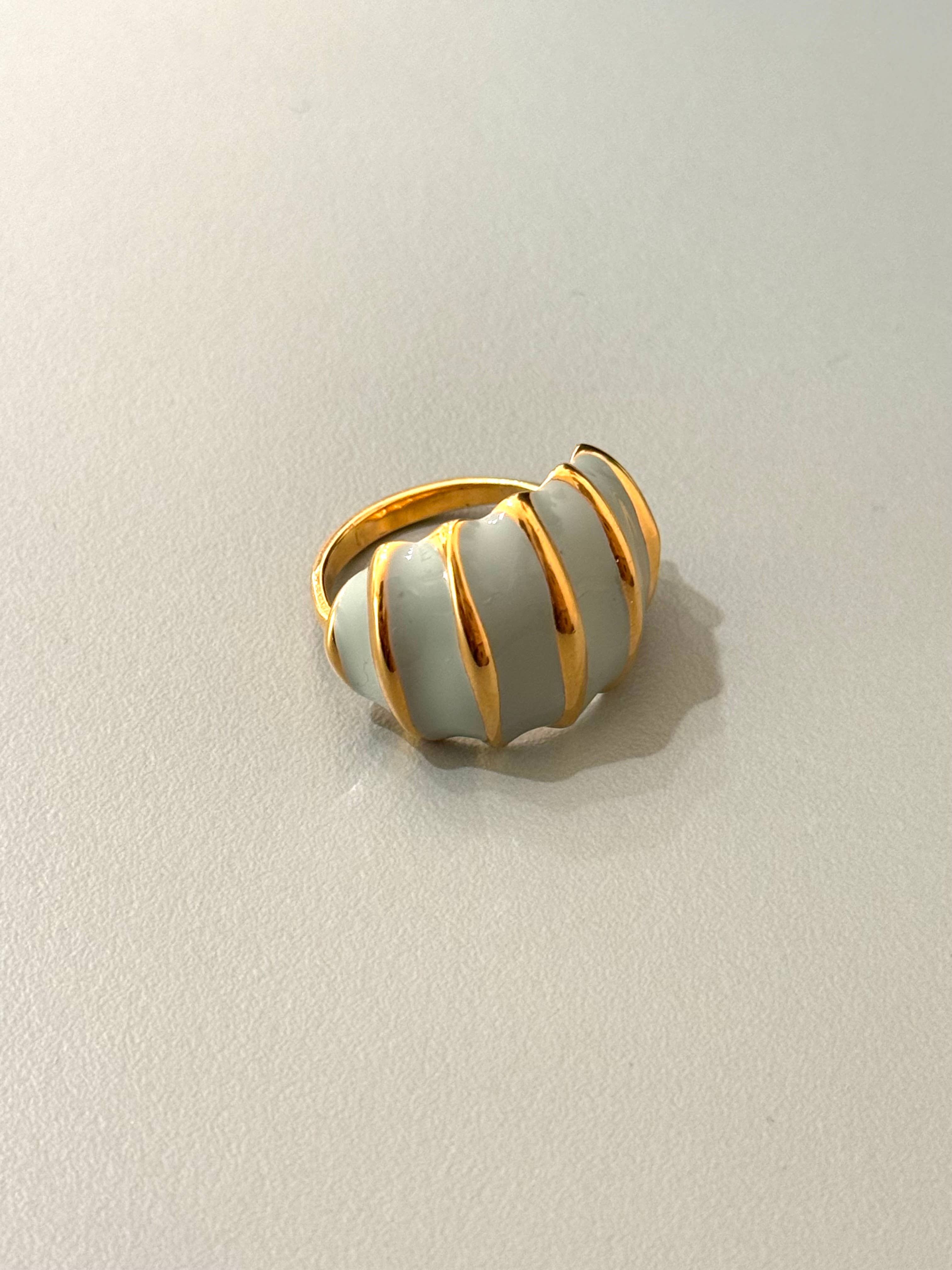 Cassette Barcelona – Großhandel Cocktail-/Statement-Ring – Mousse Bunter Edelstahl Emaille-Ring3