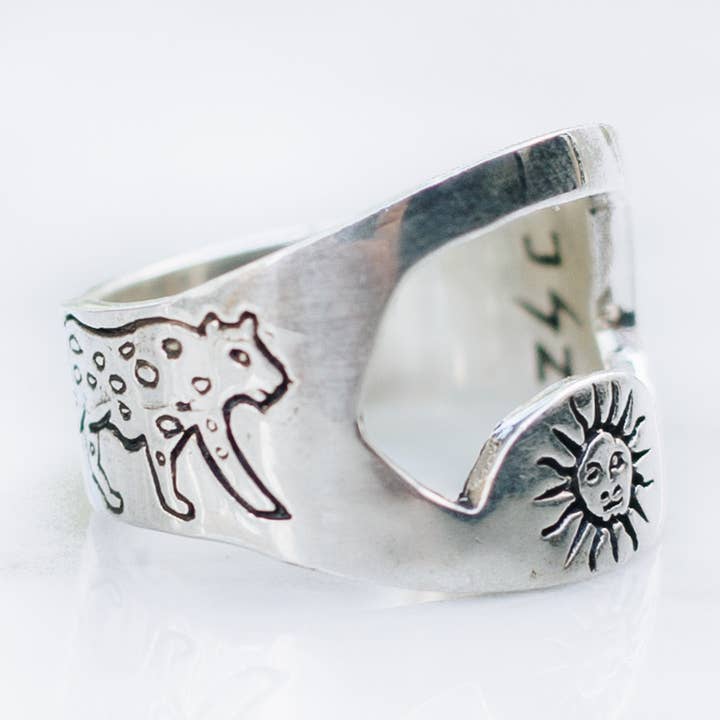 Sol & Jaguar Flasköppnare Ring - 925 Sterling Silver för wholesale av JewelryLab