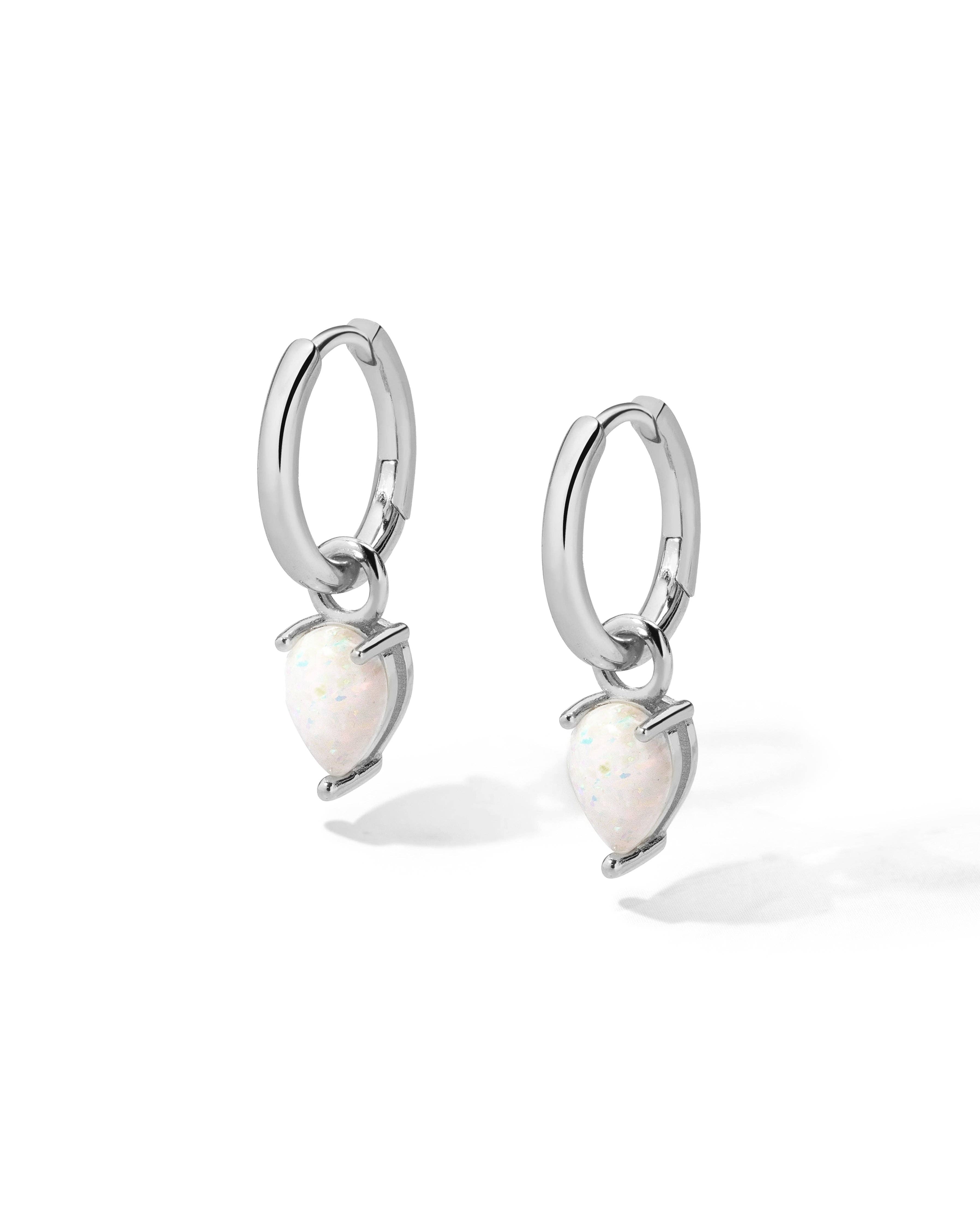 Sami Jewels - Wholesale Huggie oorbellen - Opal Tear Drop Charm Huggies2