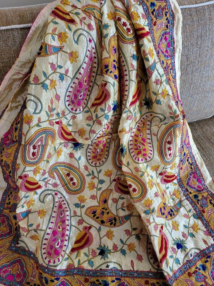 AmicaStyleStudio - Wholesale Scarf - Women's - Elegant Indian handmade hand Embroidered easy wear kantha2