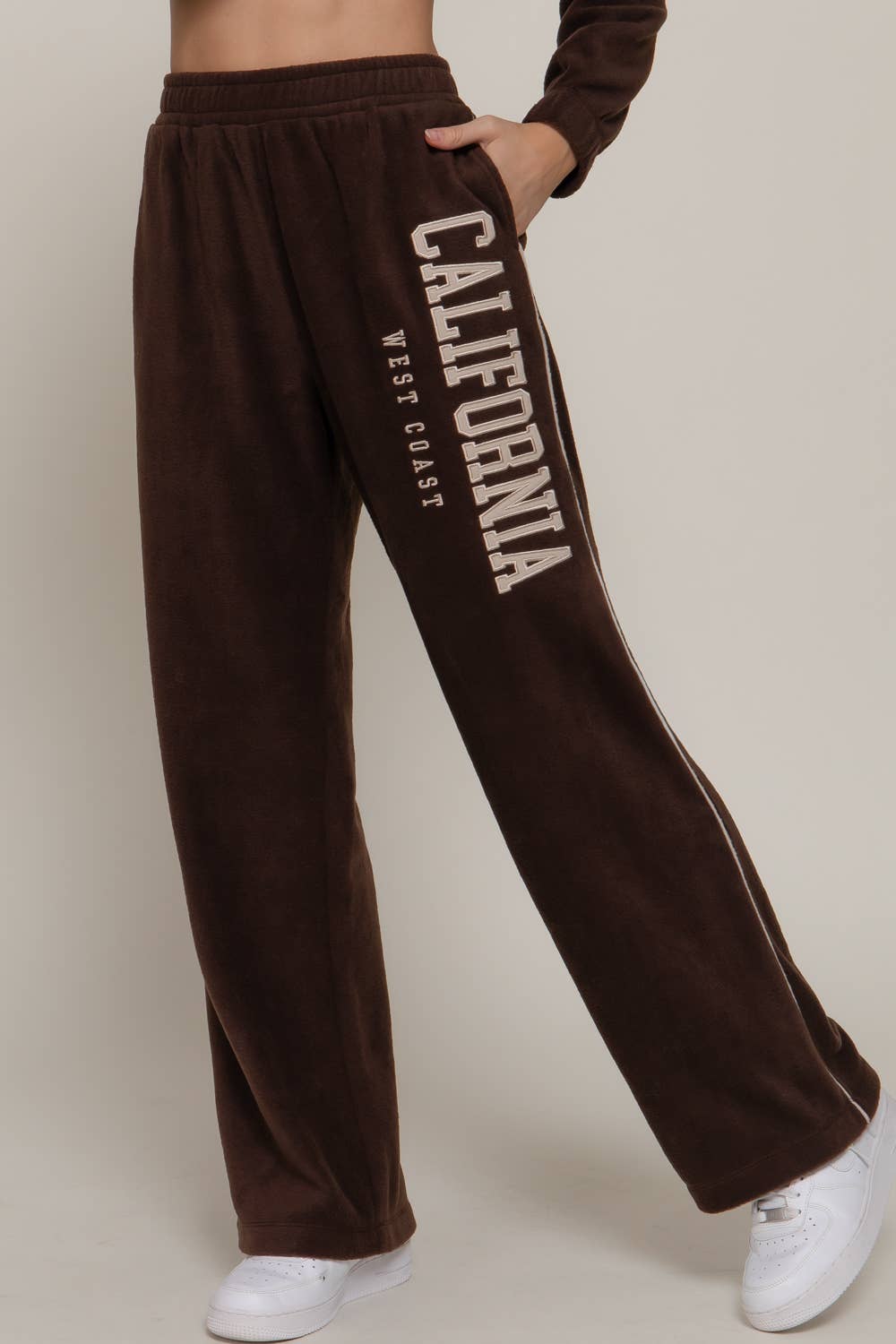 Active Basic | Active USA – calças de treino - Mulher por atacado – Calças de Fato de Treino com Detalhe de Vivo e Bordado de Perna Larga0