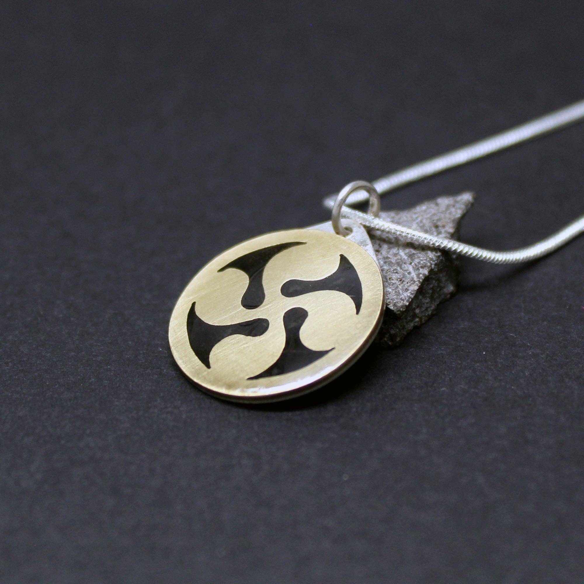 Plataica - Wholesale Pendant/Charm Necklace - Lauburu pendant in 925 silver and brass4