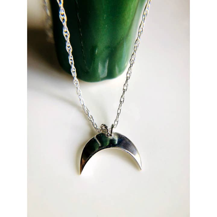 Halskette mit gehörntem Mond für den Großhandel von Nevermore Fine Jewelry