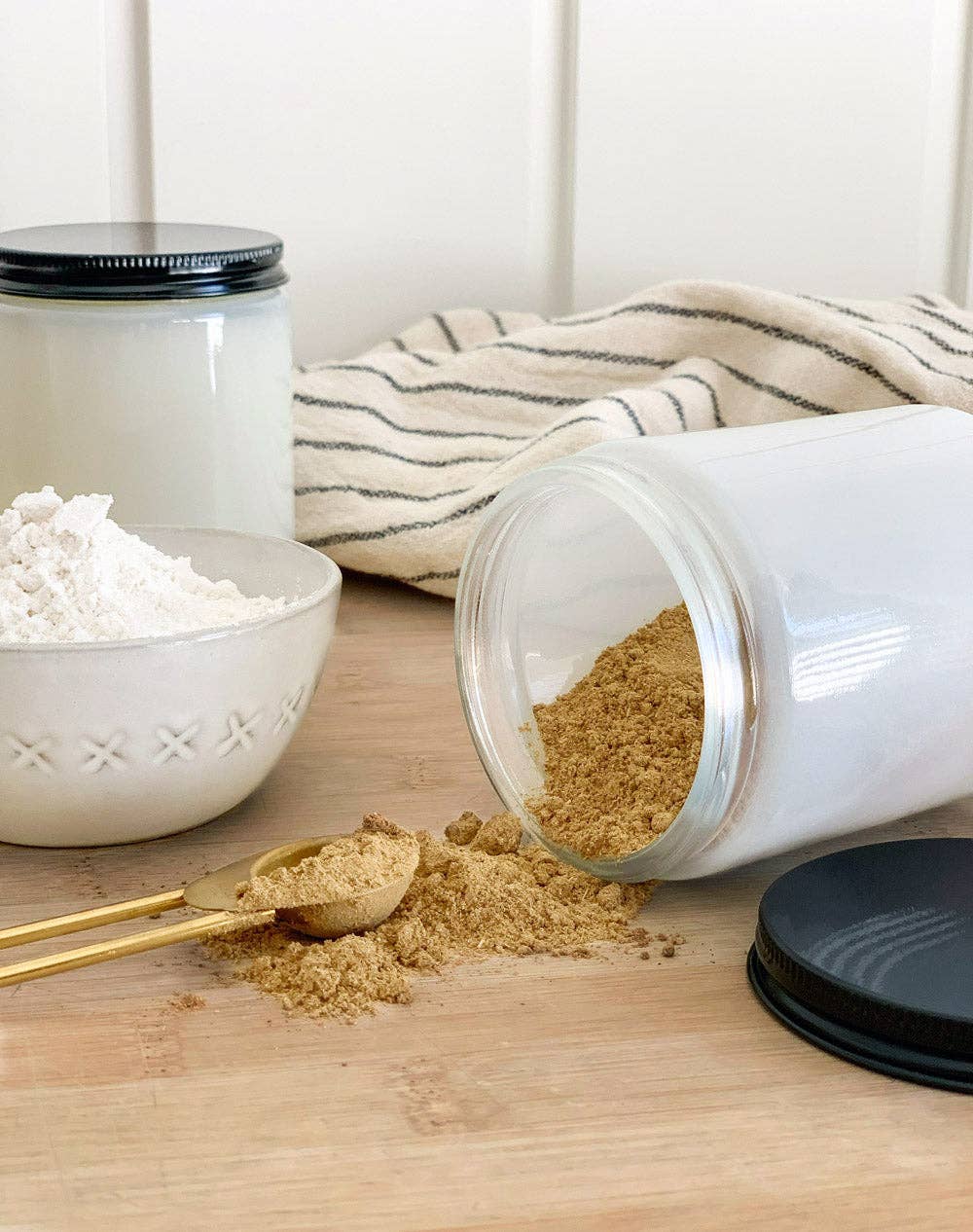 Mixie Market - Wholesale Jar - Milk 8 oz. Mixie Jars | 12 pk1