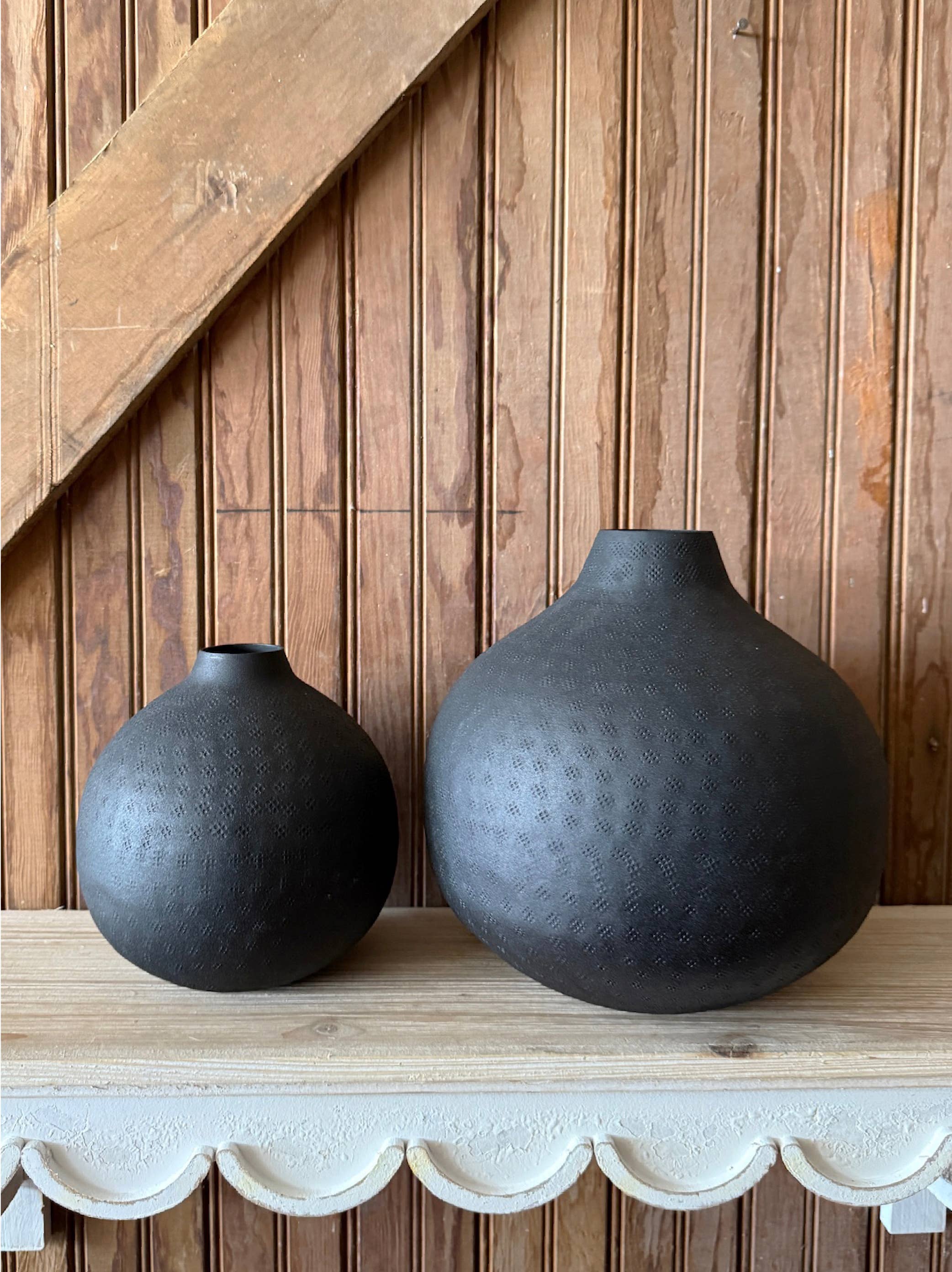 Made Market Co. - Wholesale Vase - Textured Vase Large Round3