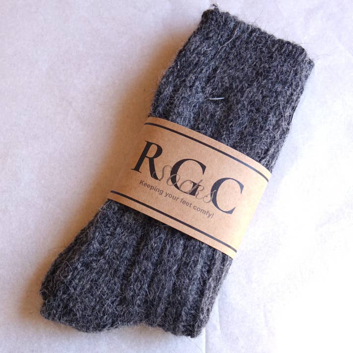 By The Mountain - Portuguese Handmade Footwear – Großhandel Socken - Unisex – Anthrazitfarbene Alpaka-Socken | Wollsocken | Socken | Wintersocken
