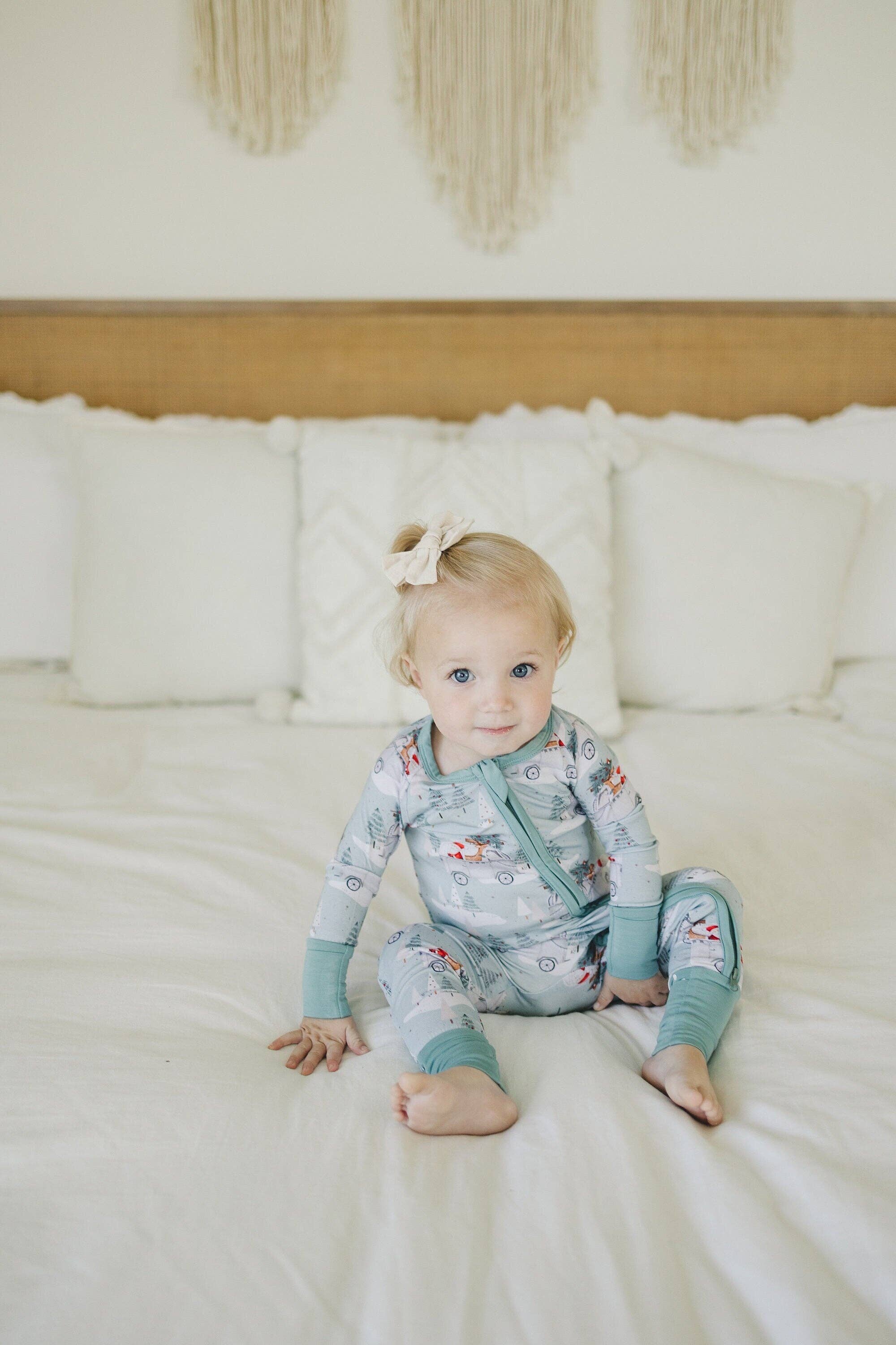 Little Joy Co. - Wholesale Slaappak - Baby - Santa Van Christmas Bamboo Zippy Romper Babypyjama Kleding5