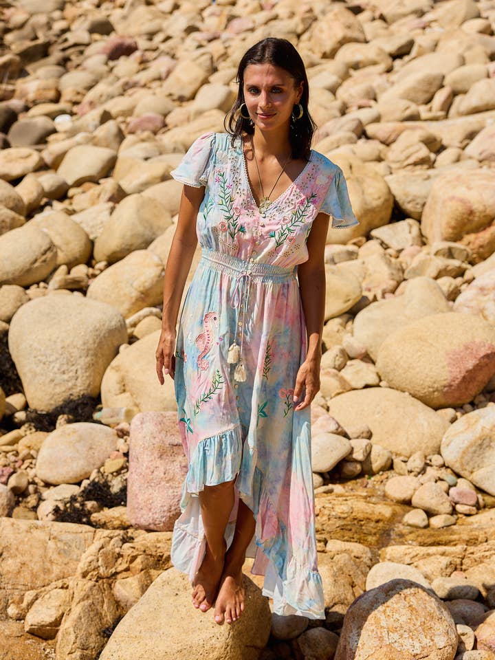 Abito lungo asimmetrico con ricamo floreale, scollo a V per la vendita all'ingrosso da parte di last queen