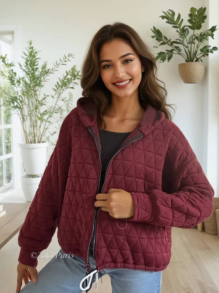 ZAFA PARIS - Wholesale Outerwear Vest - Women's - 00P25H26 Hooded quilted zip-up vest1