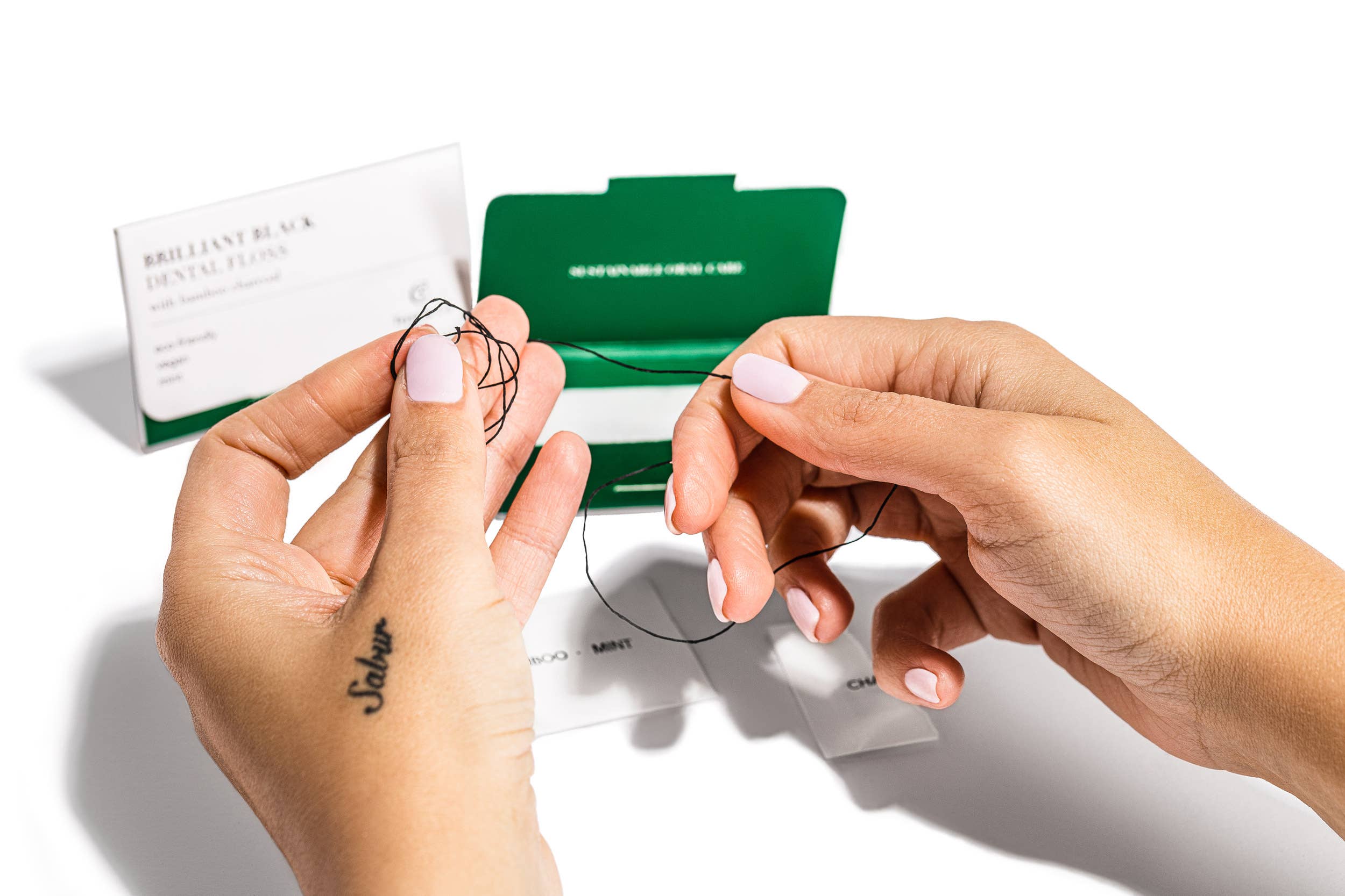 Terra & Co. - Wholesale Floss - Single-Use Dental Floss1