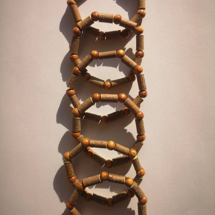 Savonnerie de la Cigogne - Vente Bracelet de perles - Bracelet Noisetier Nature Modèle 2