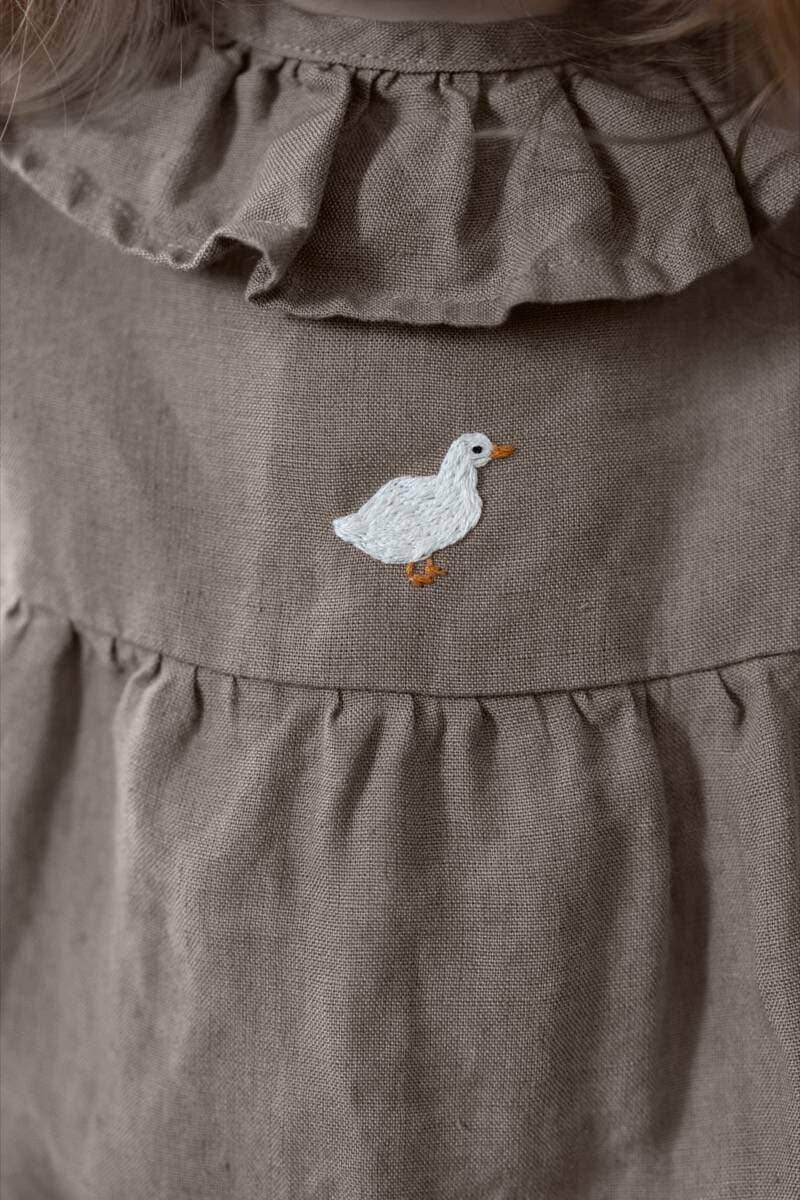 La Petite Alice - Wholesale Embroidery/Cross Stitch Supplies - Goose (3.6x3.2cm) | Handmade Embroidery