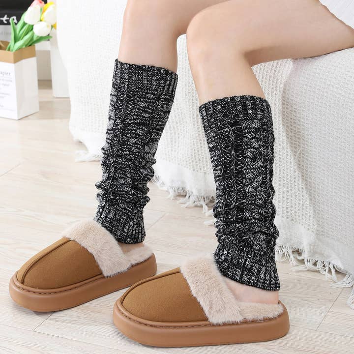 THREE-PIECE CABLE-KNITTED LEG WARMERS_CWMS1377 for wholesale by DOUBLJU
