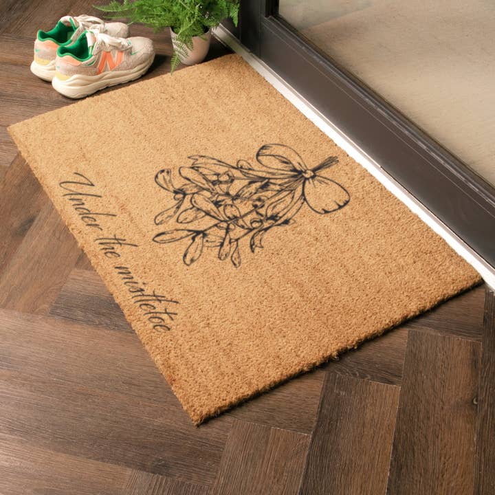 Paillasson en fibre de coco avec motif de gui (90 x 60 cm) pour la vente par Artsy Mats