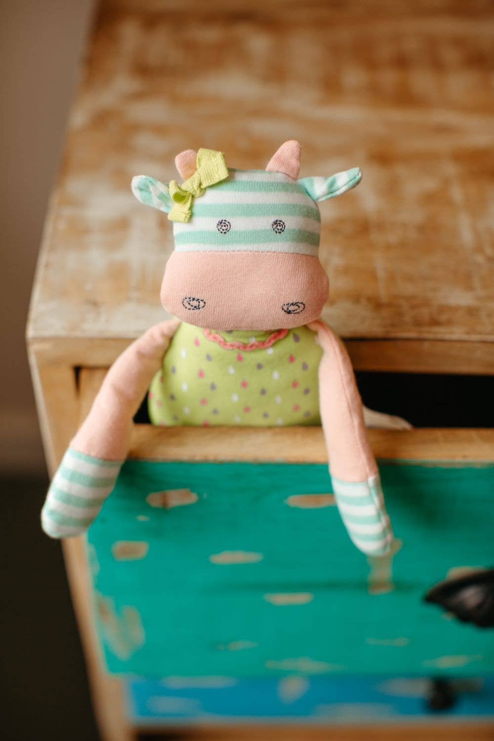 Organic Farm Buddies - Wholesale Stuffed/Plush Toy - Kids & Baby - Belle Cow - Plush1