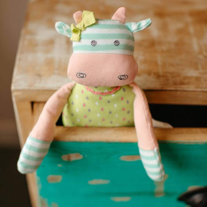 Organic Farm Buddies - Wholesale Stuffed/Plush Toy - Kids & Baby - Belle Cow - Plush1