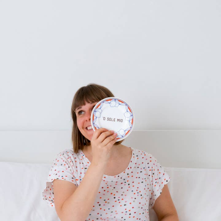 ilaria.i - Wholesale Dinner Plate - 'O SOLE MIO - Porcelain plate with writing1