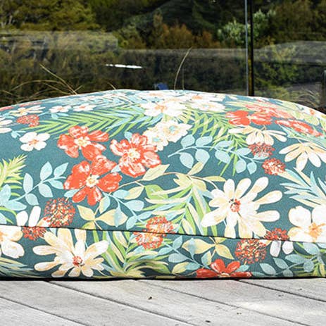 Summer Garden Outdoor Dog Bed for wholesale by Mr. Soft Top