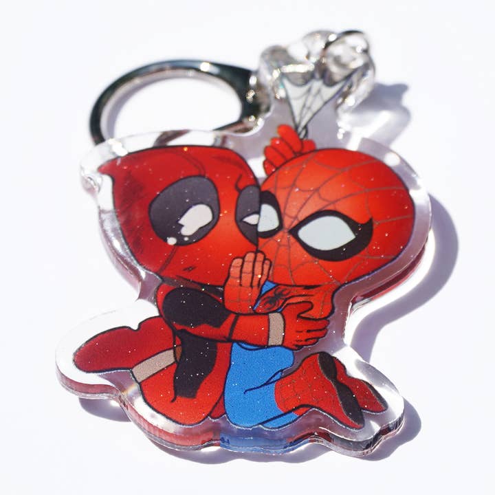 PORTE-CLÉS SPIDEYPOOL 2,5 « EN ACRYLIQUE - Deadpool, Spiderman pour la vente par KOHI & ANDIE