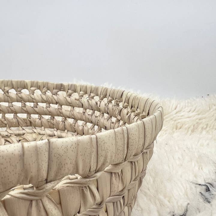 HandHappiness - Wholesale Basket - Palm leaf braided round basket / wicker fruit basket.
