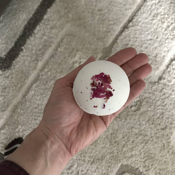 Dragonfly DayDream - Wholesale Bath Bomb/Fizz - Rose Garden Bath Bomb2