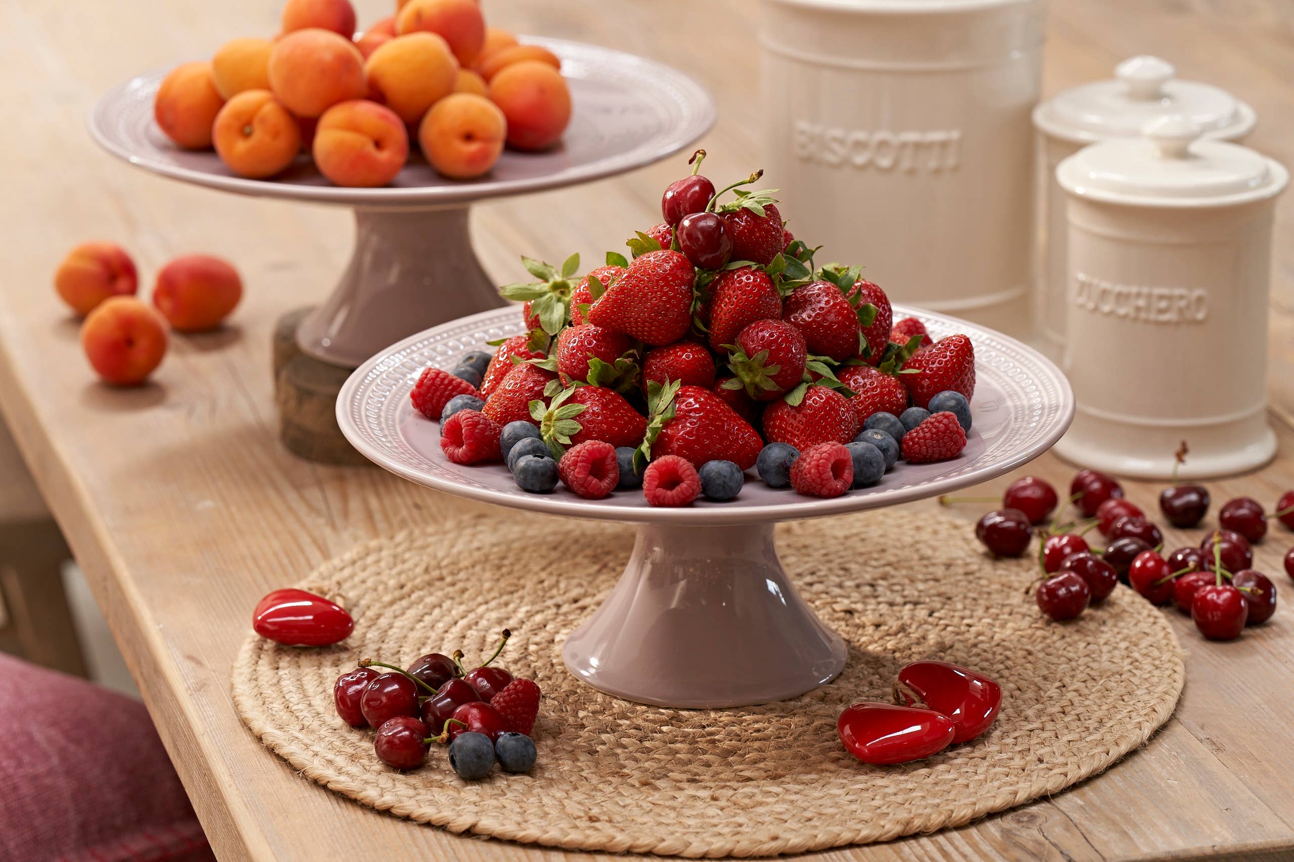 Luxe Lodge - Wholesale Cake Stand - Ceramic lift3