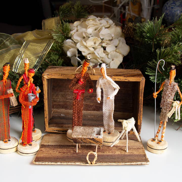Global Crafts - Wholesale Nativity Scene Decor - Banana Fiber Nativity Set - Kenya