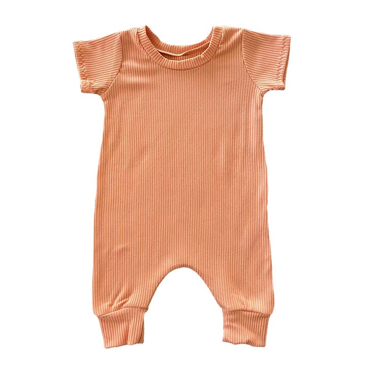 Barboteuse à manches courtes Melon Rib Harem pour la vente par Dudis Design