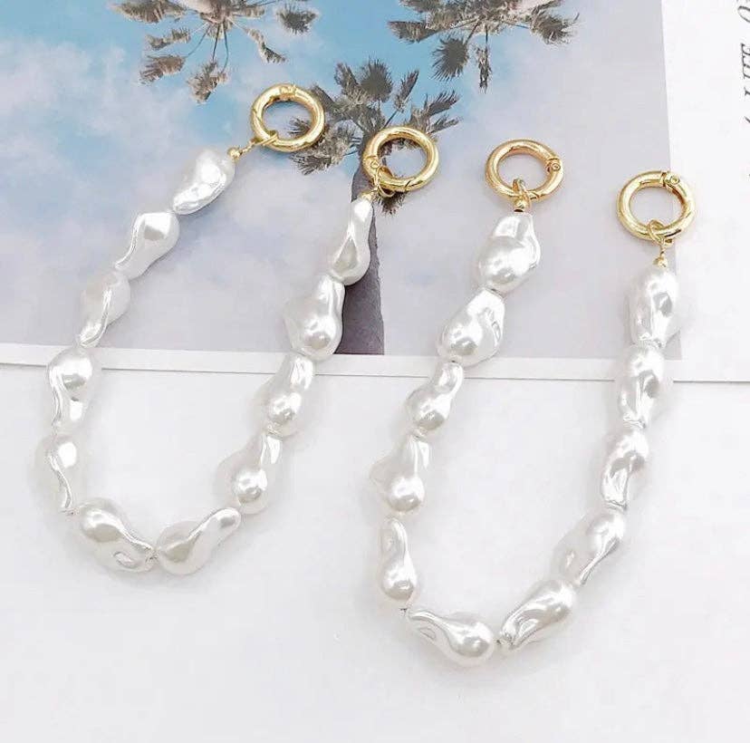 Short Pearl PHONE STRAP for wholesale on Faire7
