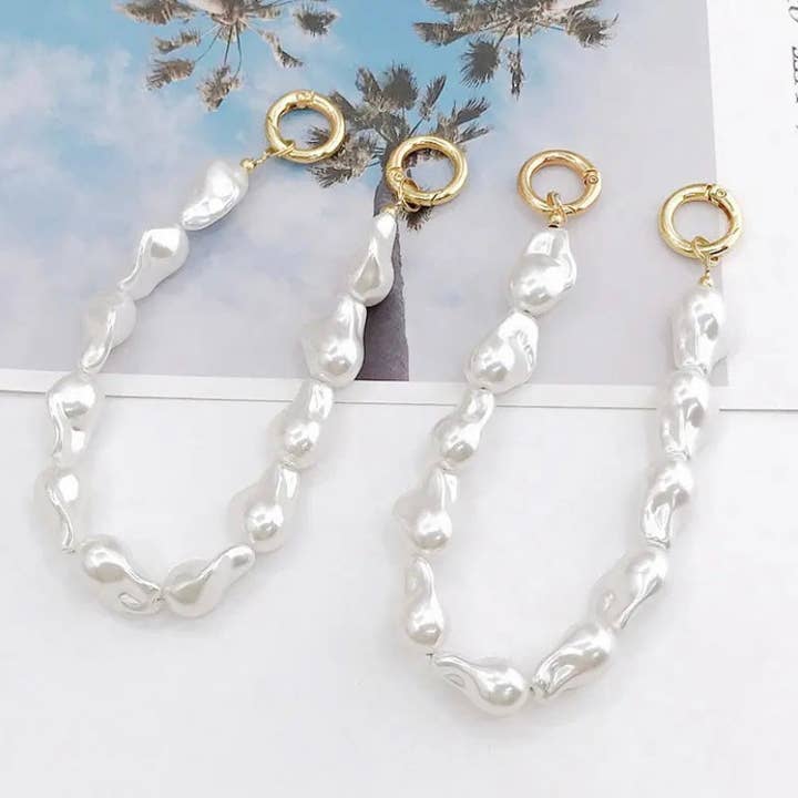 Short Pearl PHONE STRAP for wholesale on Faire7