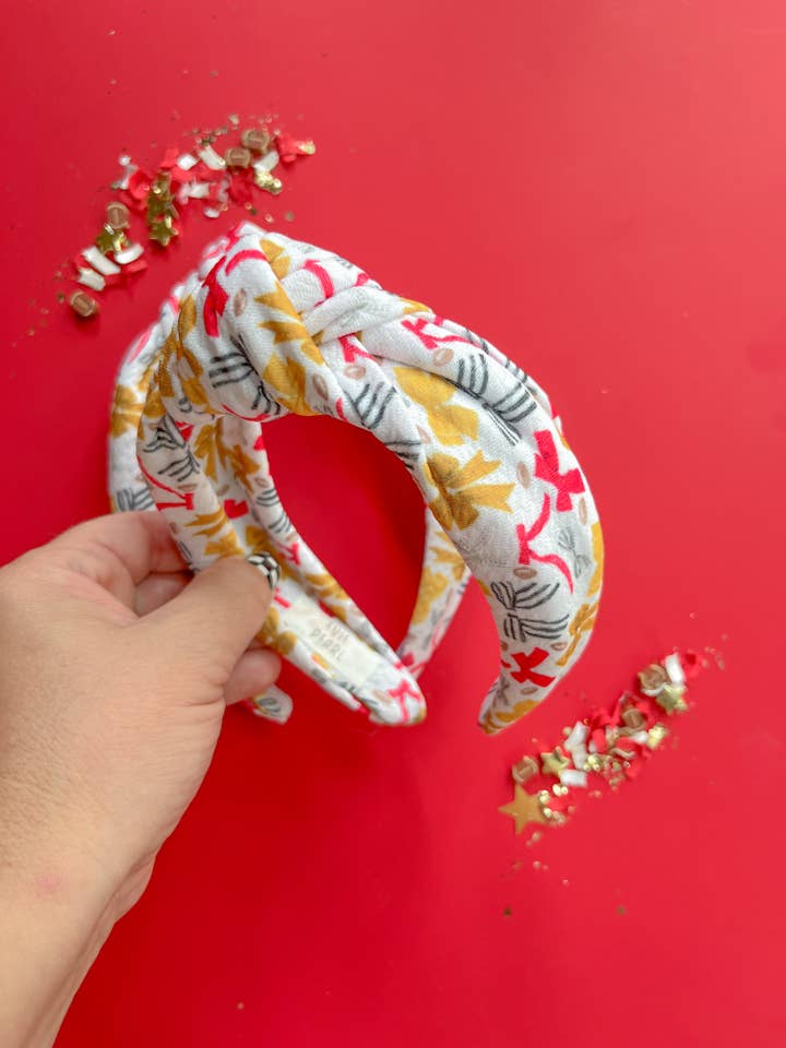 Bandeau noué à nœuds blancs de Kansas City pour filles et femmes pour la vente par Evie Pearl Handmade LLC