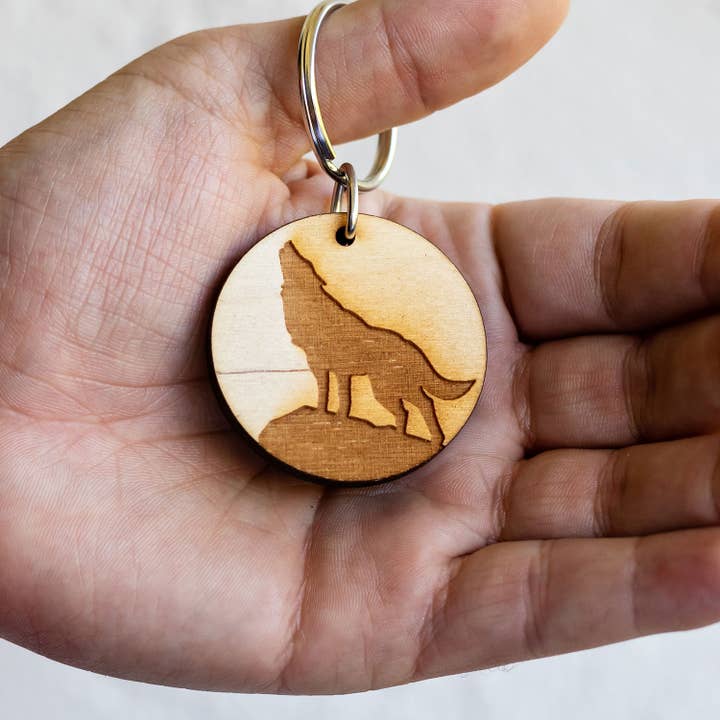Most Amazing – Großhandel Schlüsselanhänger – Unisex – 50% RABATT - Heulender Wolf Holzschlüsselanhänger