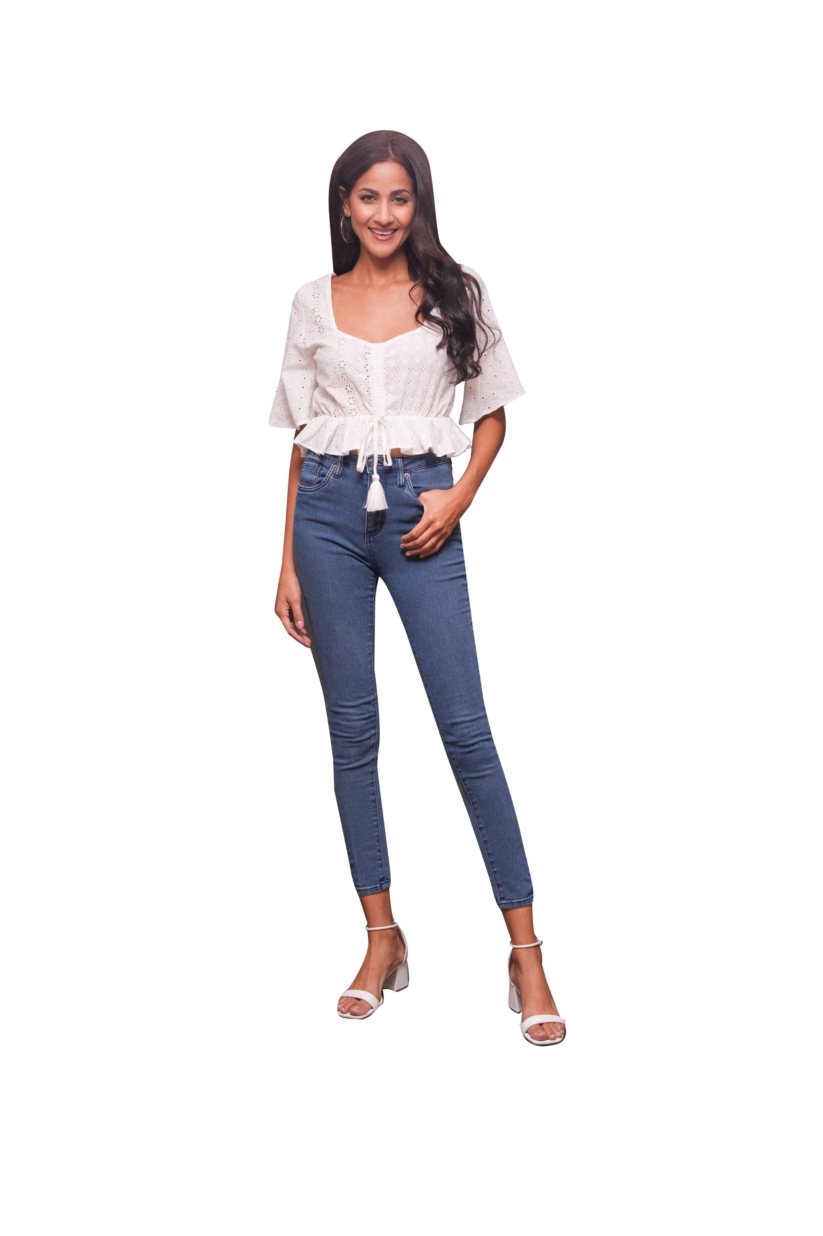 Sacred Threads - Vendita all'ingrosso Camicetta - Donna - Top estivo corto Schiffli ricamato2