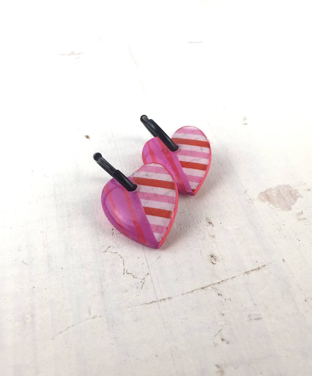 Pipapaper - Wholesale Hoop Earrings - Mini hearts with hoop0