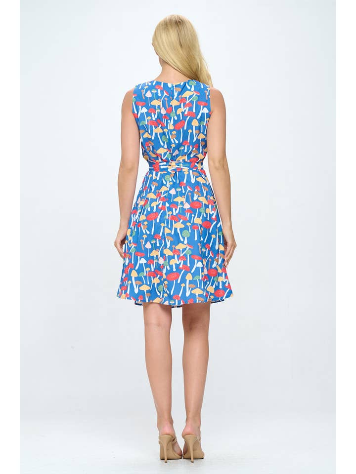 SM WARDROBE - Wholesale Jurk - Dames - VINTAGE GEÏNSPIREERDE JURK MET CHAMPIGNONPRINT TAILLE STROP5