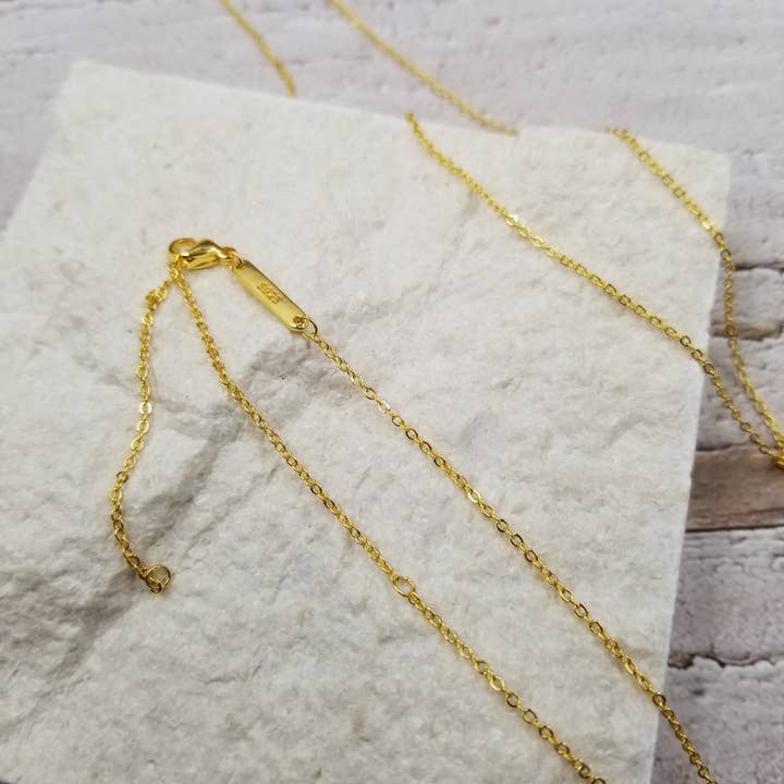 Treasure Wholesale - Wholesale Pendant/Charm Necklace - Oval Initial Necklace