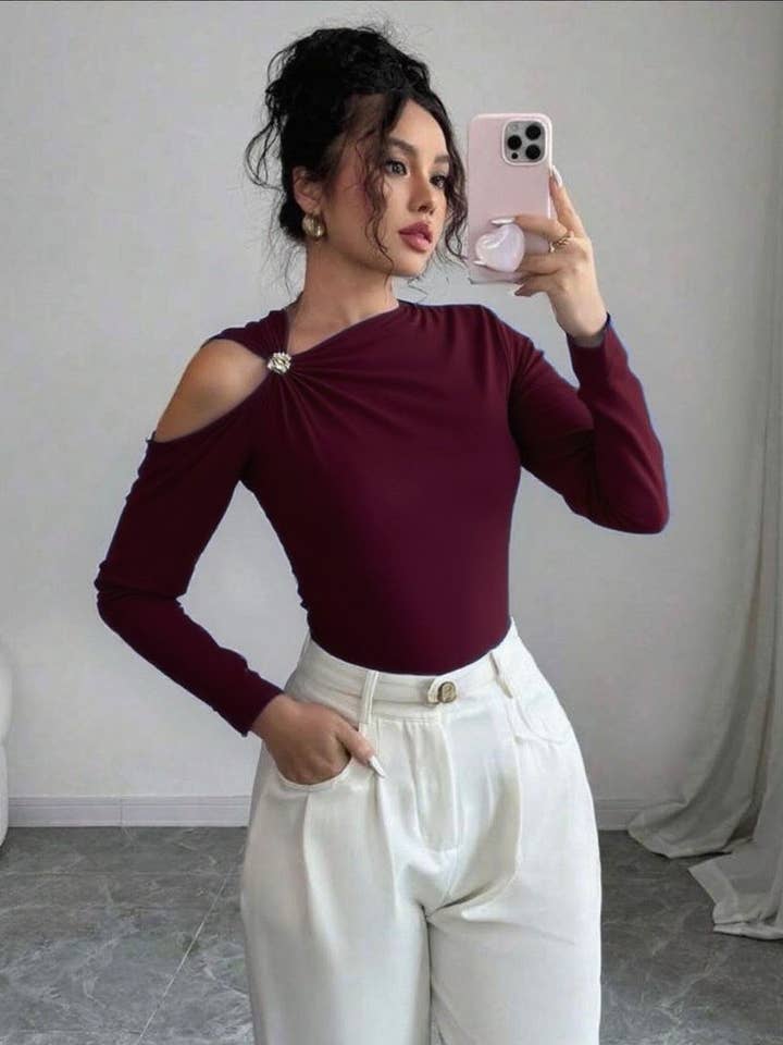 LORIANE - Wholesale T-Shirt - Women's - T10363 Asymmetric solid top with a brooch4