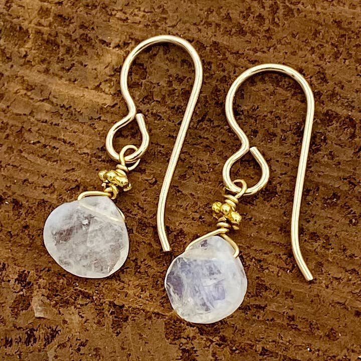 Yountville Boucles d'oreilles pierre de lune arc-en-ciel pour la vente par Alexia Viola Napa Valley
