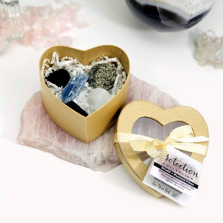 Rock Paradise - Wholesale Spiritual Stone/Crystal - Crystal Healing Protection Set of Stones in Heart Shaped Box