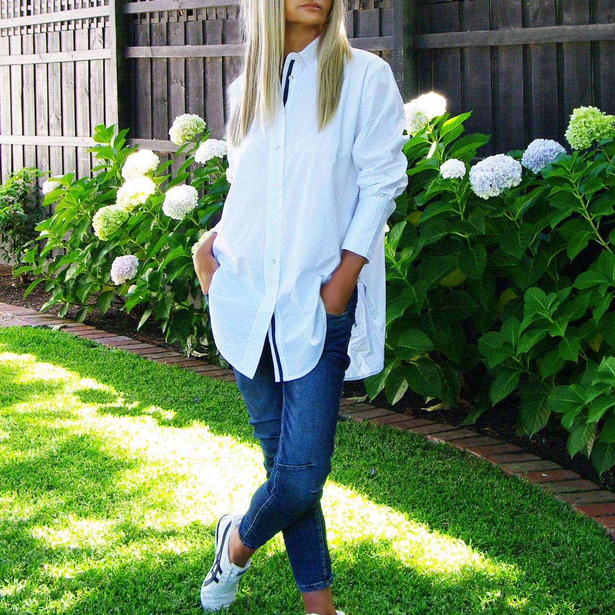 Who's Charlie - Wholesale Button Down Shirt - Women's - Harriot -Longer length Curved Hem White Cotton Poplin Shirt 0