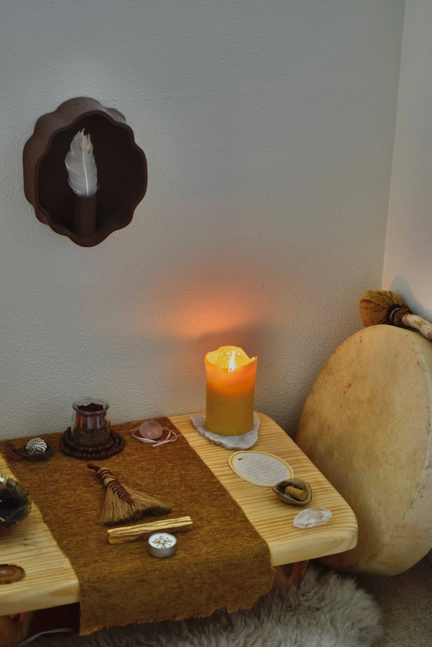 Buzz In The Hills – Großhandel Stumpenkerze – Stumpenkerze aus 100% Bienenwachs4