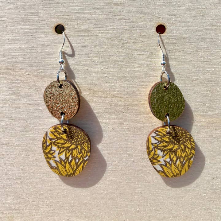 Beth Lewis Art – wholesale Dangle earrings – New Colourful Wooden Earrings9