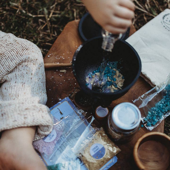 The Little Potion Co - Wholesale DIY craft kit – Child - Shield Protect me - PROTECTION Potion Pouch5