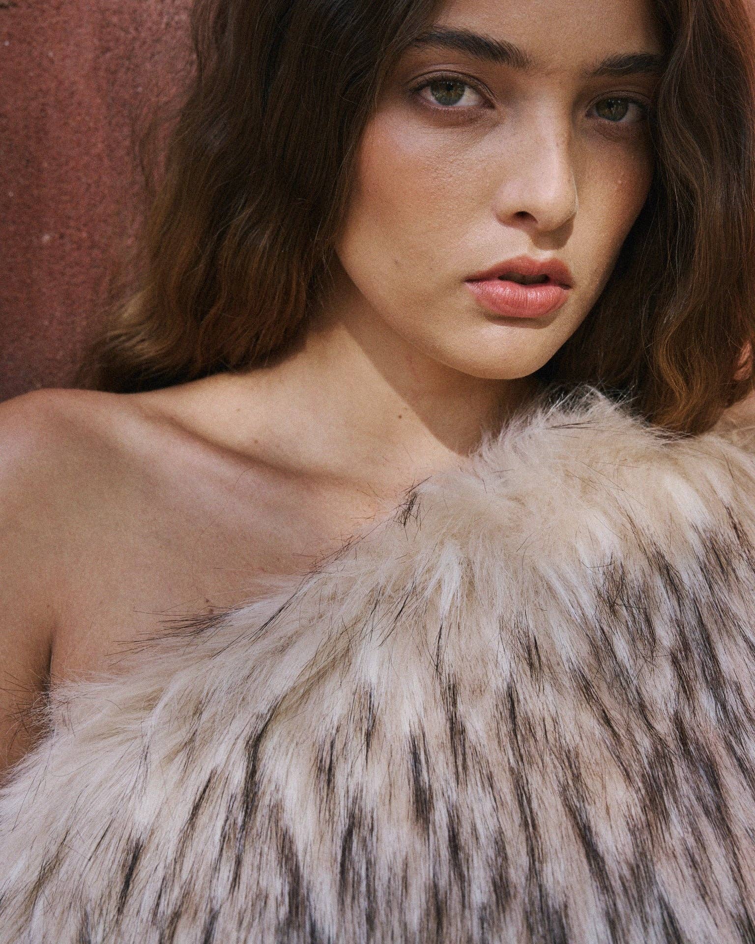 Bruna - Wholesale Wrap - Women's - Leah Beige Stole · Madame ·3