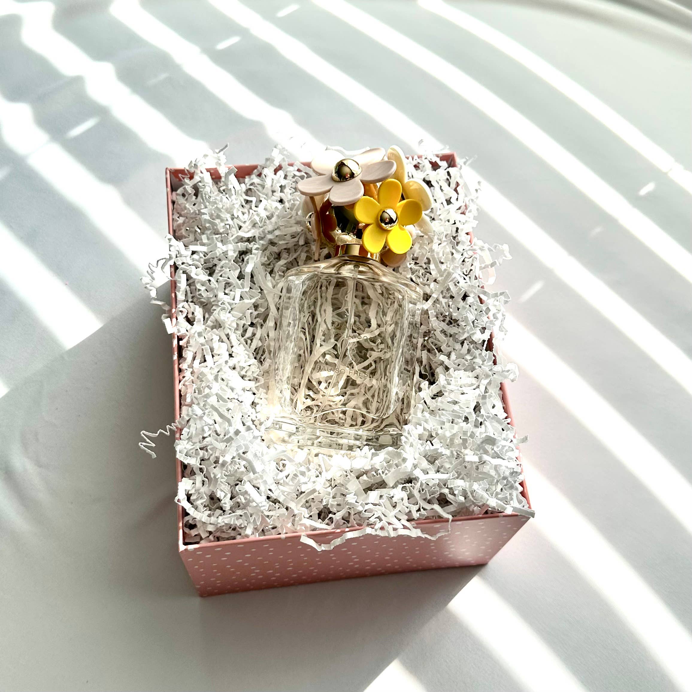 iconic mi - Wholesale Gift Bag - White Crinkle Cut Shred 1lb Box  3