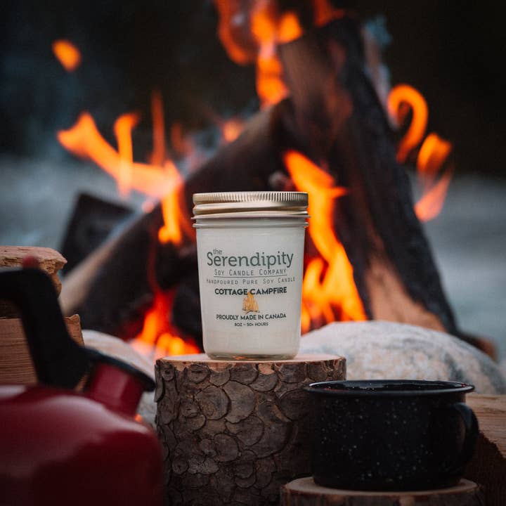 Feu de camp de chalet pour la vente par Serendipity Soy Candles