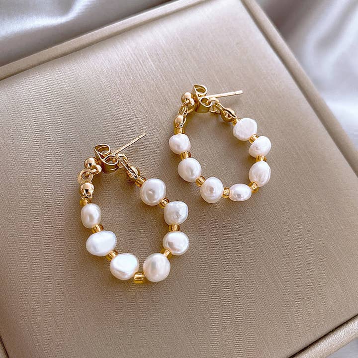 Gold Freshwater Pearl Bead Hoop Earrings E6462 for wholesale on Faire2
