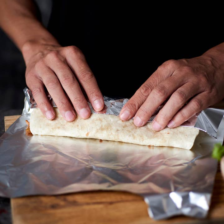 EcoQuality - Wholesale Food Storage Wrap/Bag - EcoQuality Heavy Duty Food Service Aluminum Foil Roll5