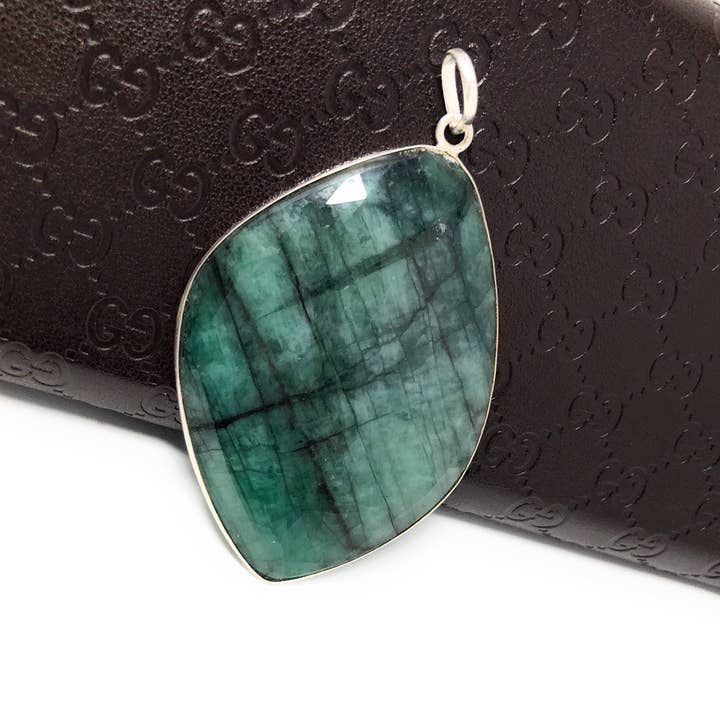 Colgante de plata de ley esmeralda, colgante de piedra preciosa natural, colgante de esmeralda, joyería de piedra natal de mayo, al por mayor bricolaje para venta al por mayor de Akstar Gems