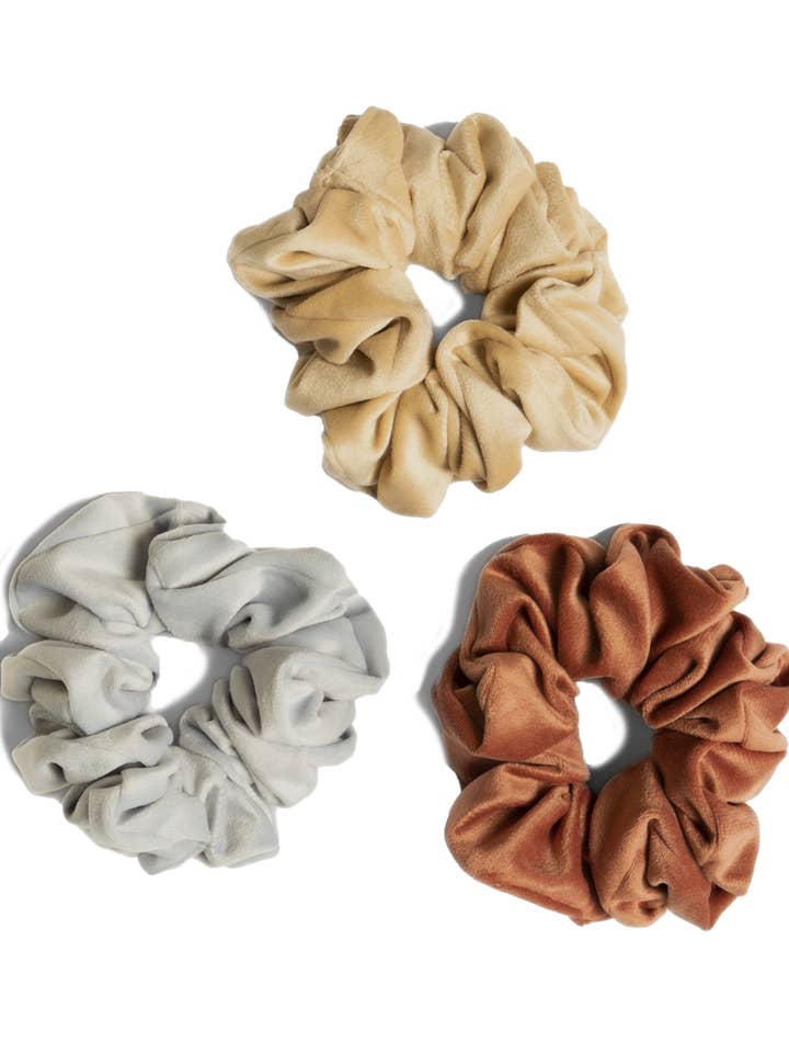 Set Scrunchie da 3 pezzi - Velvet Solids per la vendita all'ingrosso da parte di LATTELOVE by Coffee Shoppe